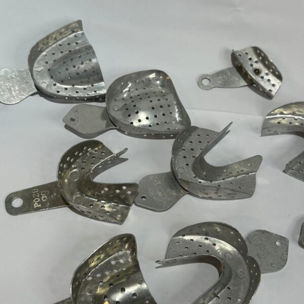 Moldeiras dentados perfurados (11 peças)