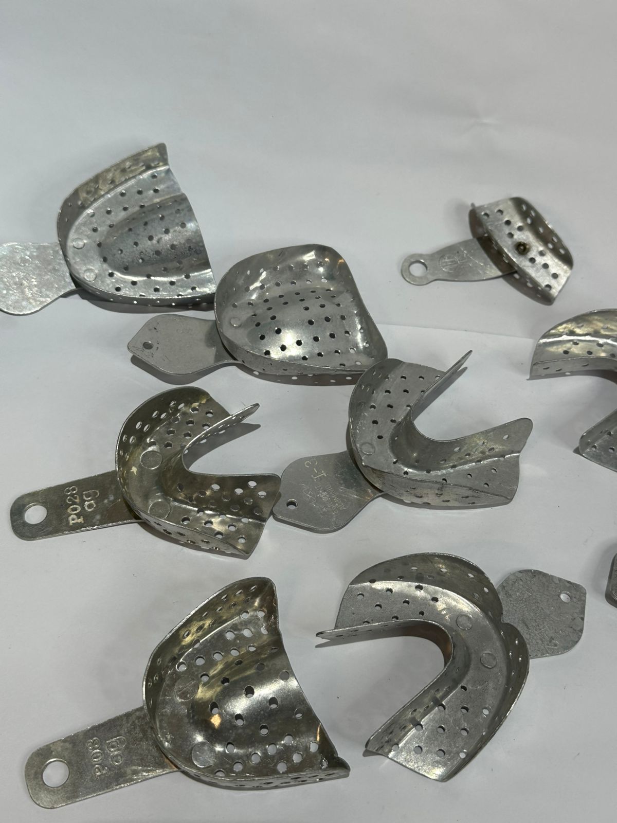 Moldeiras dentados perfurados (11 peças) Moldeiras dentados perfurados (11 peças) - Imagem 1