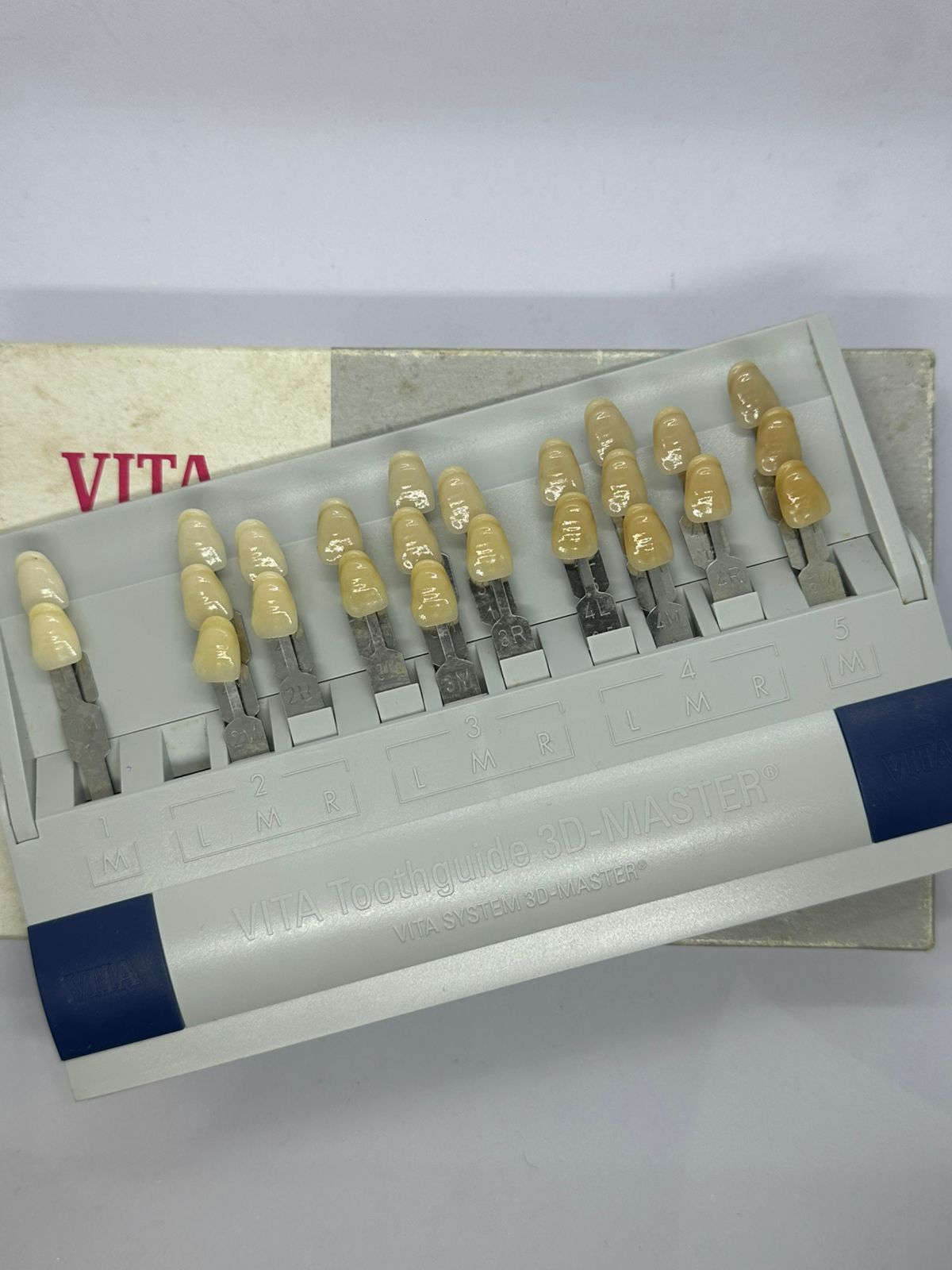 Escala Vita Toothguide 3D Escala Vita Toothguide 3D-MASTER - Imagem 1