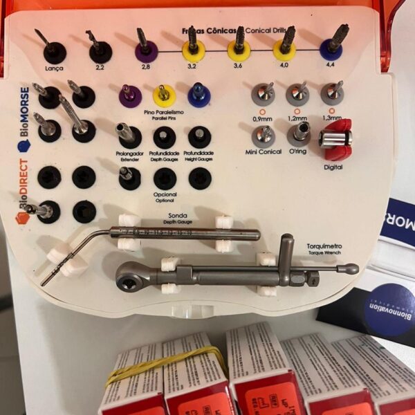 kit cirúrgico Bionnovation + 11 implantes