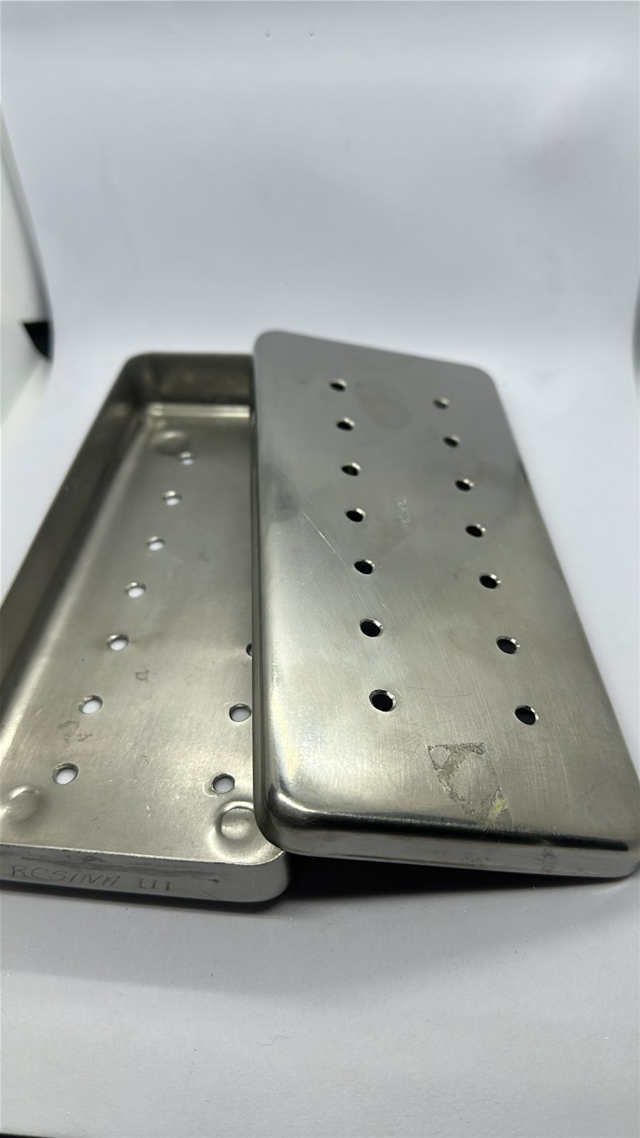 Estojo perfurado 18 Estojo Perfurado 18x8x2 - Imagem 1